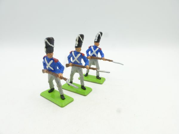 Britains Deetail 3 French soldiers advancing with bayonet