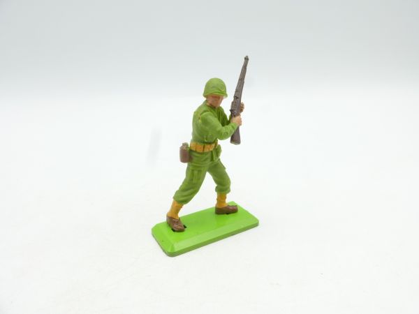 Britains Deetail American soldier standing, rifle in front of body