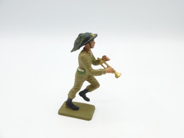 Starlux Bersaglier's soldier with trumpet