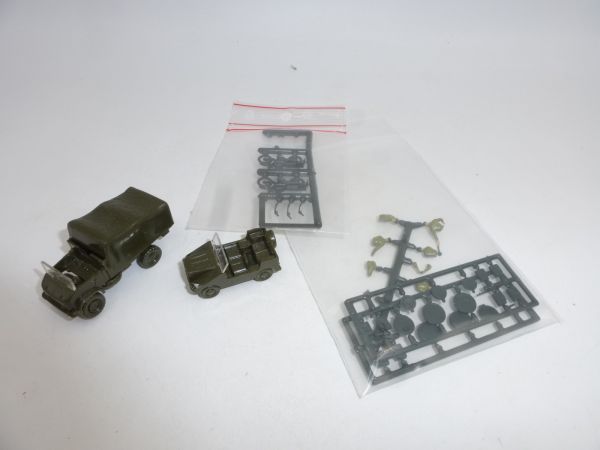 Roskopf Accessories on cast + 2 vehicles to complete