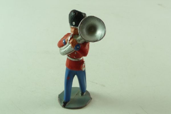 Reisler Guard with tuba