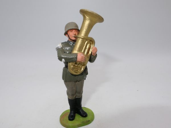 Preiser 7 cm Deutsche Wehrmacht 1939: Musiker im Stand mit großem Bass