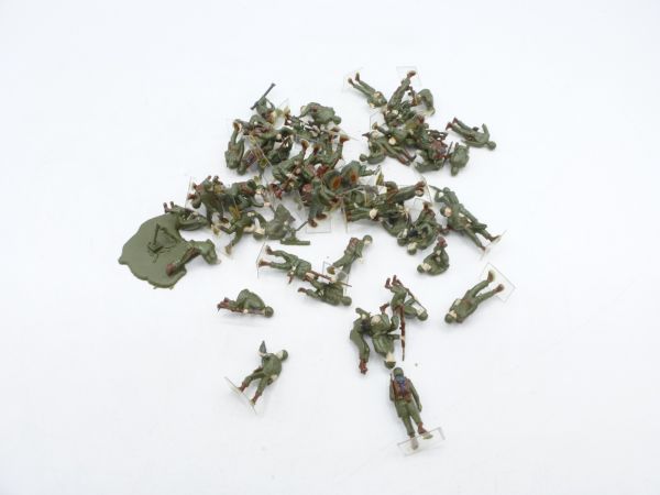 Roco Minitanks Large quantity of soldiers - partly painted