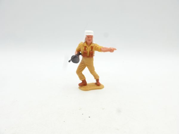 Timpo Toys Foreign Legion: soldier with MP, pointing