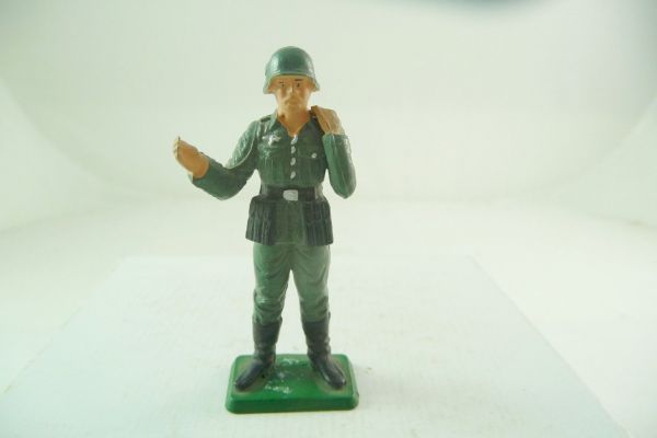 Starlux German Wehrmacht; soldier standing - rare position