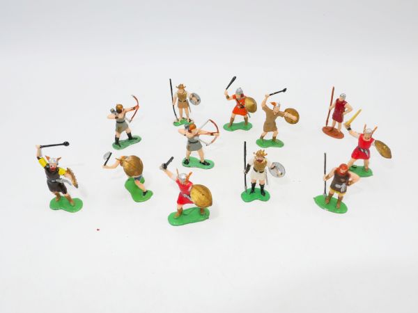 MARX Set of Vikings (12 figures, 4 cm) - mostly in very good condition