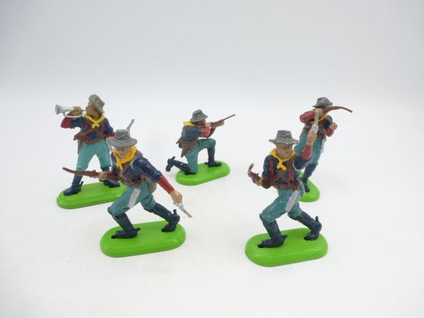 Britains Deetail 5 soldiers 7th cavalry on foot