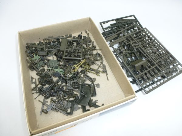 Huge amount of small / spare parts for Roco/Roskopf