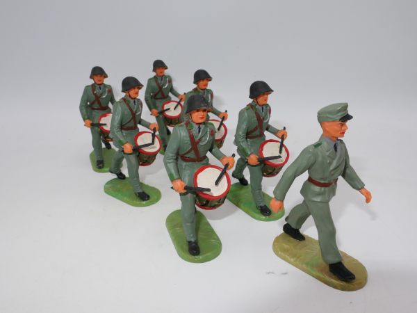 Elastolin 7 cm Parade mit 6 Trommlern + Offizier, Nr. 9931 + 9921
