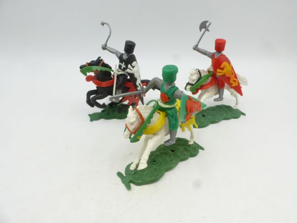 Set of medieval knights on horseback (3 different figures)
