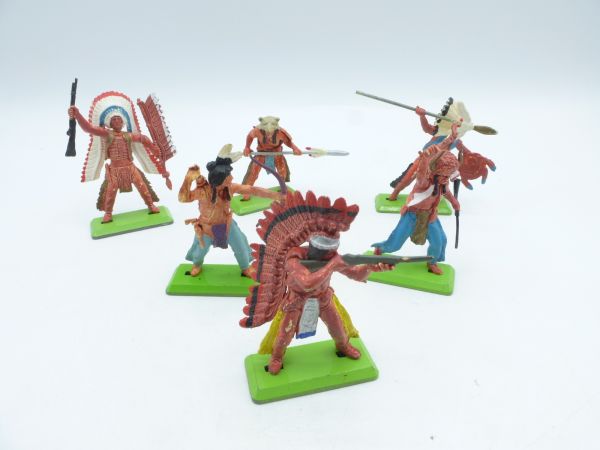 Britains Deetail Indians 1st version on foot (6 figures)