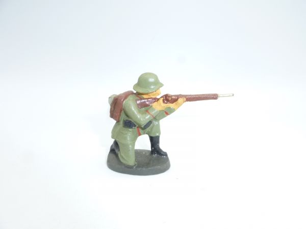 Durso Soldier kneeling shooting