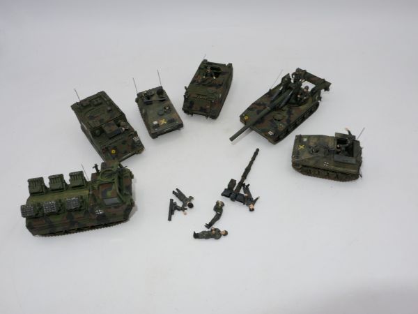 Roco Minitanks 6 vehicles / tanks - built + painted, see photo