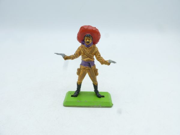 Britains Deetail Mexican standing, shooting 2 pistols, brown