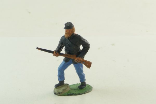 Timpo Toys Solids Union Army soldier standing, rifle in front of body