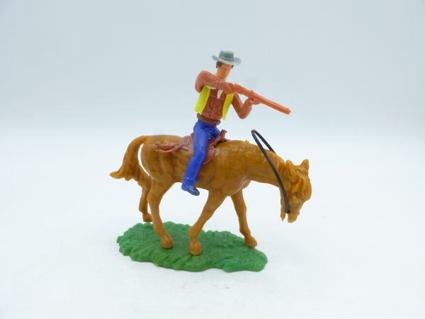 Elastolin 5,4 cm Cowboy reitend mit Gewehr, auf stehendem Pferd