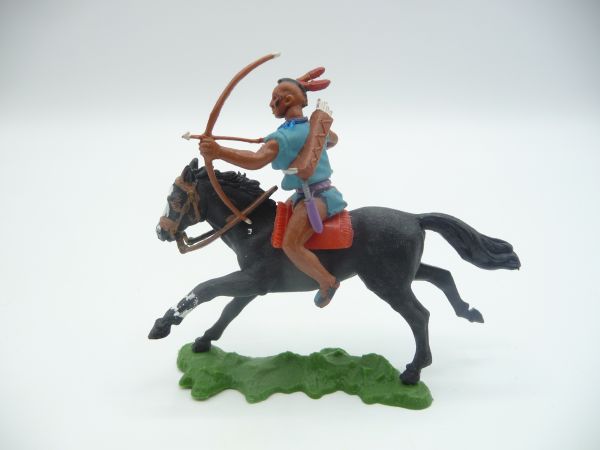 Britains Swoppets Iroquois riding, shooting with bow