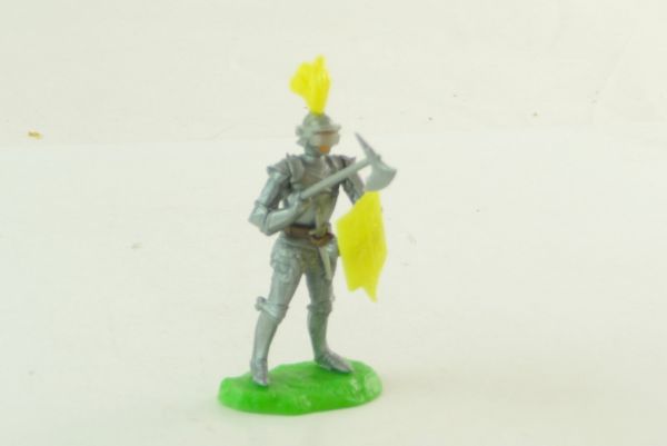 Elastolin Knight standing with battle-axe and shield and 2nd weapon