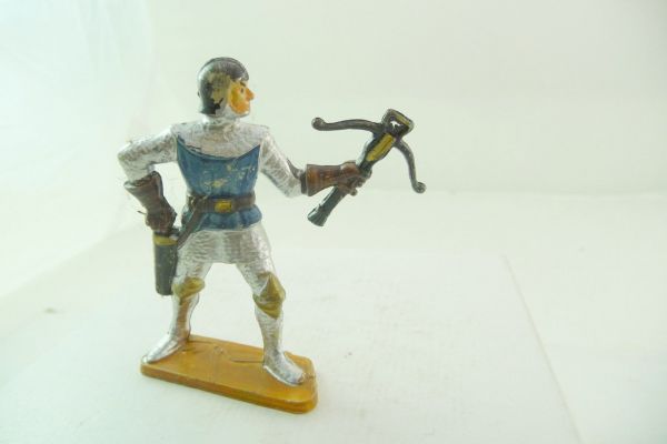 Starlux Knight with crossbow, No. 6039 - early version