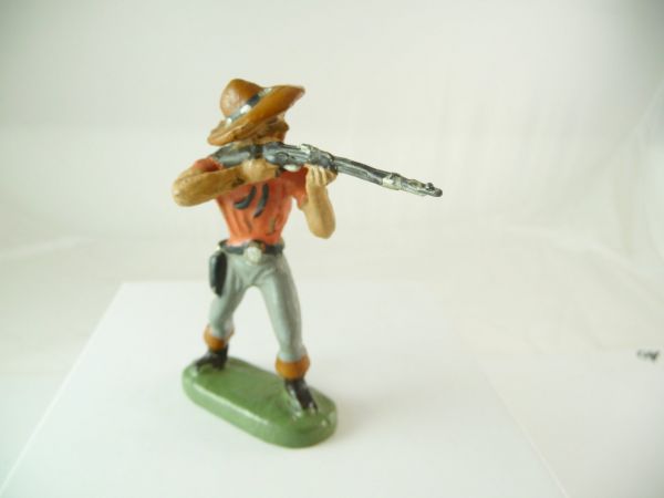 Leyla Cowboy standing firing with rifle - used condition