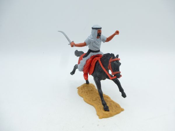 Timpo Toys Araber zu Pferd (grau, rote Innenhose) mit Säbel ausholend