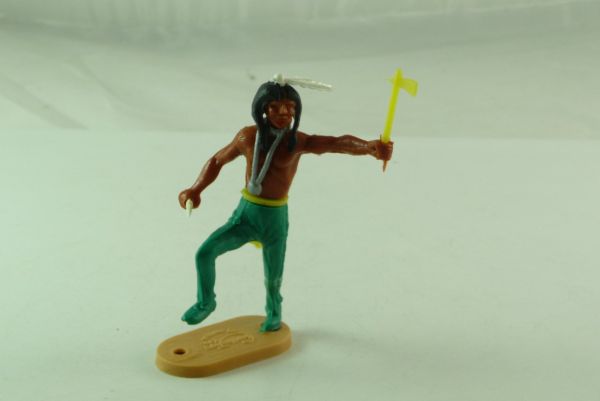 Cherilea Indianer auf einem Bein hüpfend mit Tomahawk und Messer