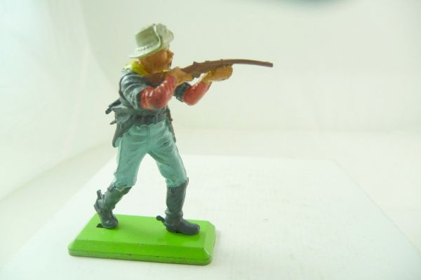Britains Deetail US Cavalry / 7th Cavalry; soldier standing firing