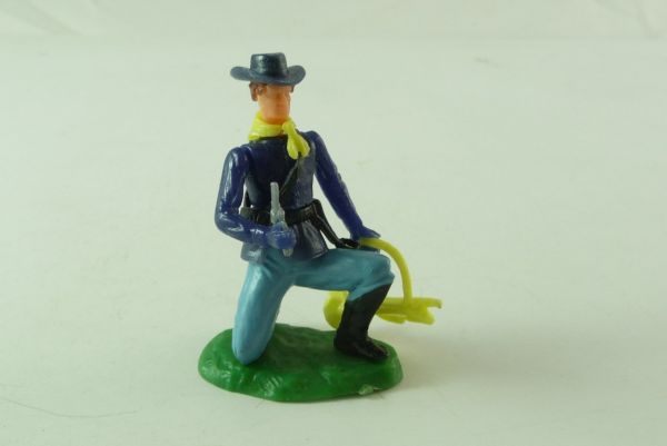 Elastolin Union Army soldier kneeling with trumpet