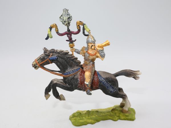 Hun on horseback with standard + horn - great 4 cm rebuild