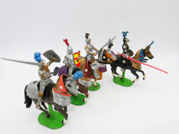 Britains Deetail 4 knights on horseback - posable figures