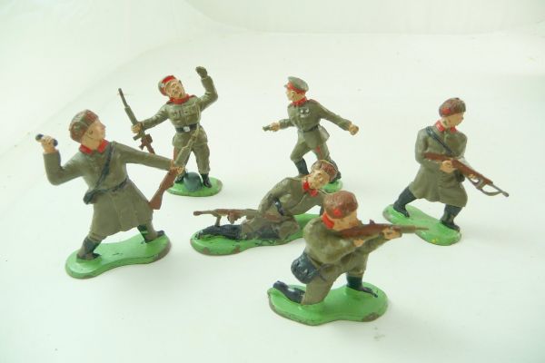 Crescent Group of Russian soldiers WW II (6 figures) - see photos