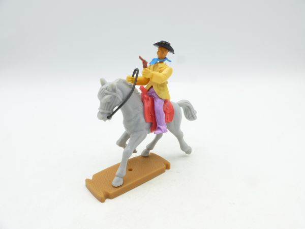 Plasty Gentleman on horseback with pistol