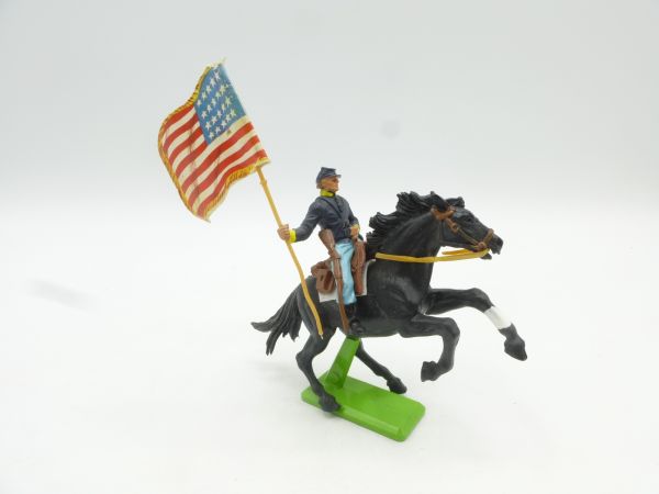 Britains Deetail Union Army soldier riding with flag