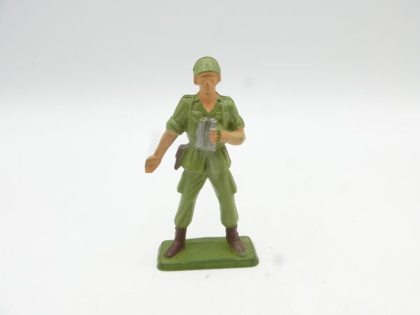 Starlux American soldier with binoculars