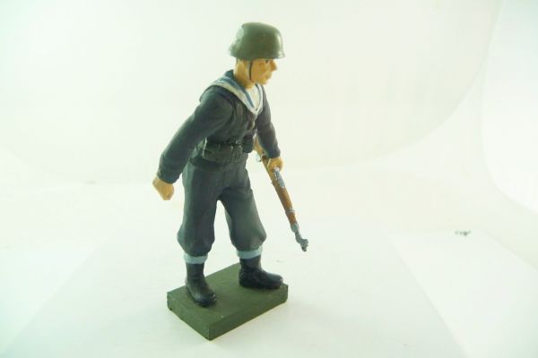 Mini Forma Navy soldier with rifle