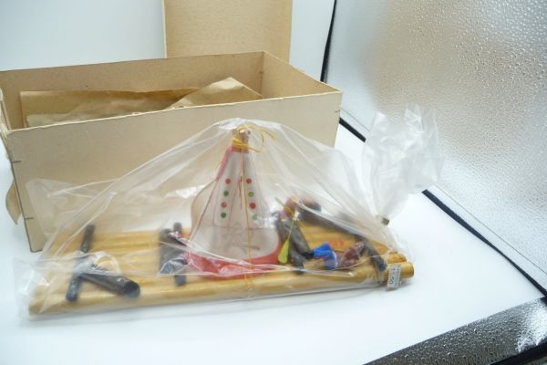 Indian raft with tent + 2 figures - orig. packaging, from shop discovery, unused
