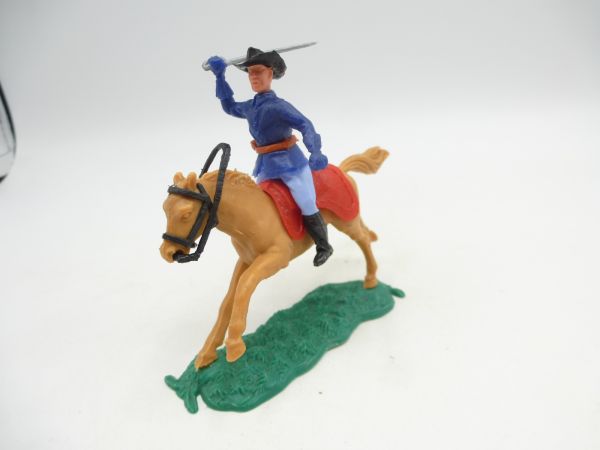 Timpo Toys Union Army Soldier 1st version riding, officer striking sabre