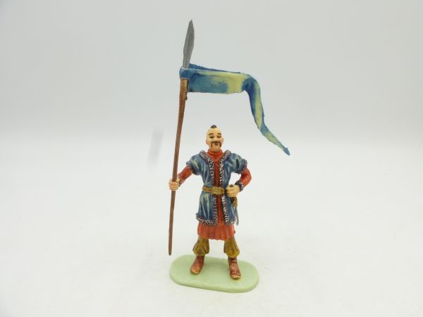 Modification 7 cm Diedhoff Hun standing with flag - great figure, top condition