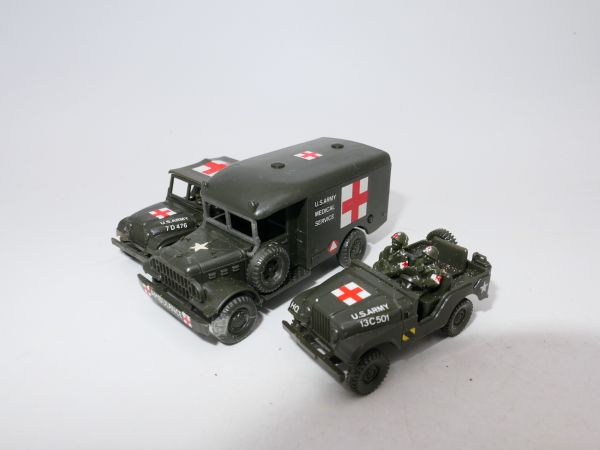 Roco Minitanks 3 ambulances - 1 axle missing / enclosed