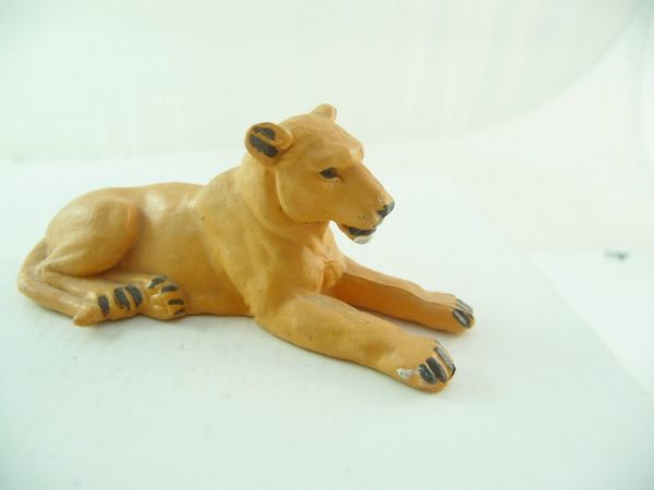 Britains Lioness lying - great figure