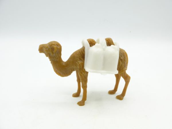 Heinerle Camel, medium brown, open mouth with white sacks as load