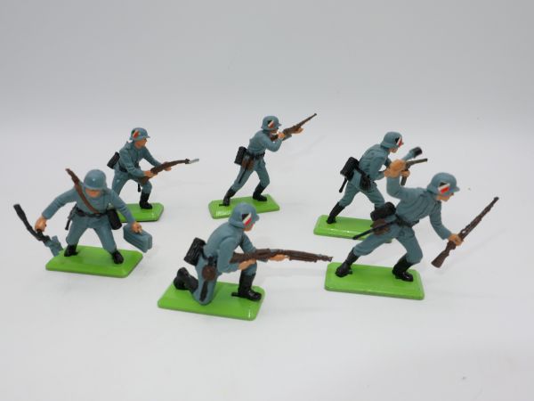 Britains Deetail German soldiers (6 figures) - nice set, all with emblem