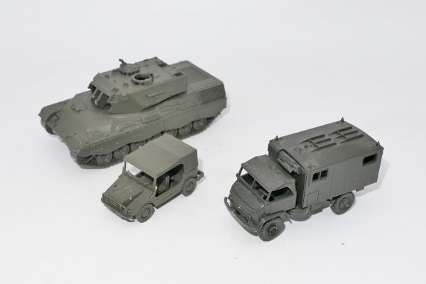 Roco Minitanks 3 Vehicles - as photographed
