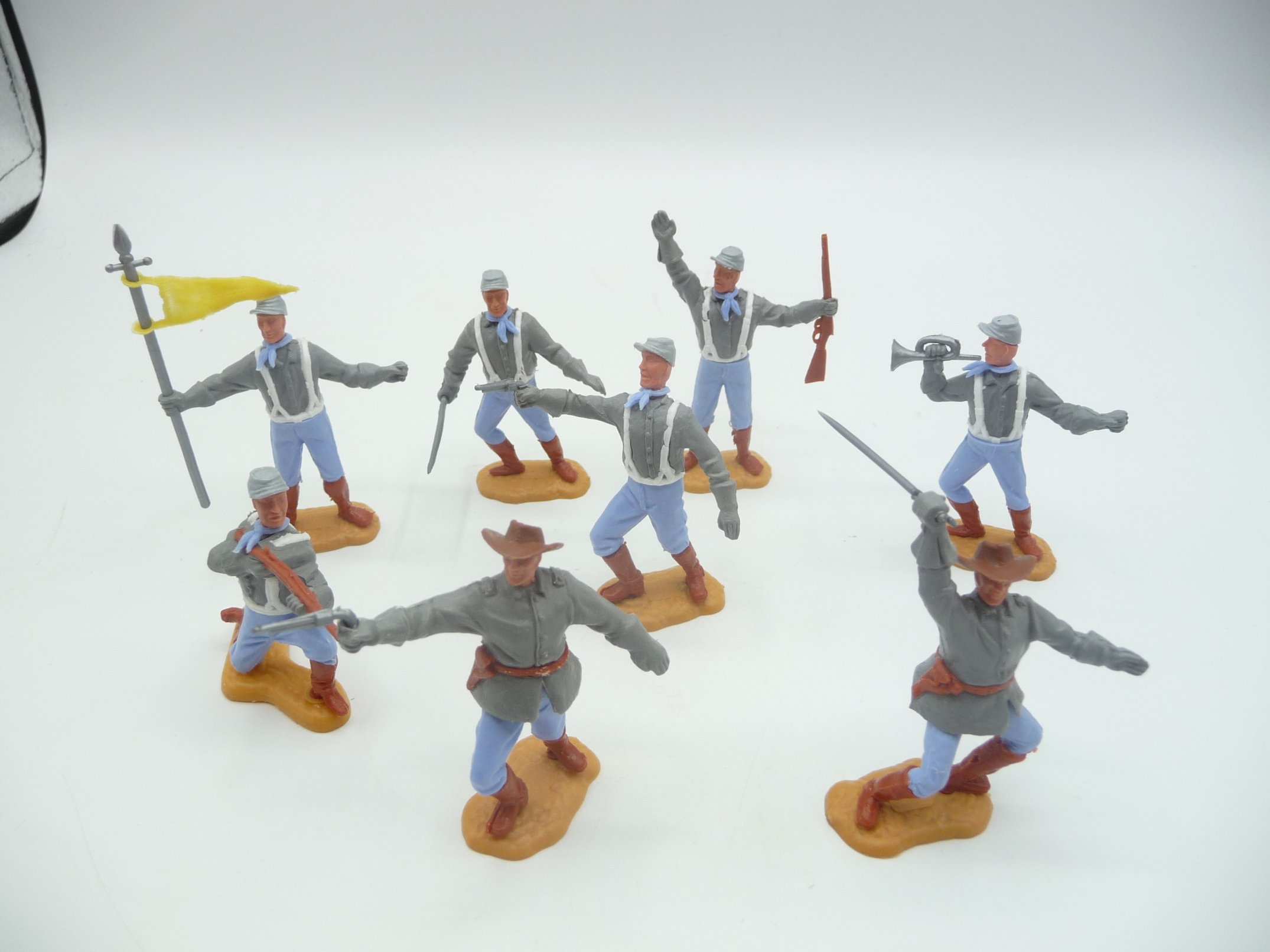 Timpo Toys Nordstaaten 1 Vers Soldat mit Pistole 