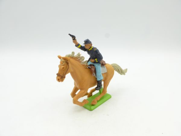 Britains Deetail Union Army Soldier riding with pistol