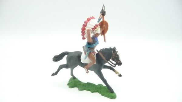Britains Swoppets Chief riding with knife, spear + shield - very nice figure