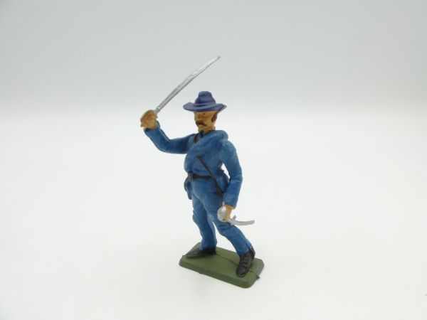 Starlux Union Army soldier, officer striking with sabre