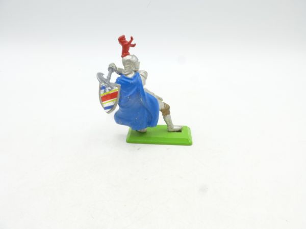 Britains Deetail Knight standing with battle axe + shield, blue cape