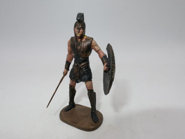 Gladiator with sword + shield (height 7 cm)