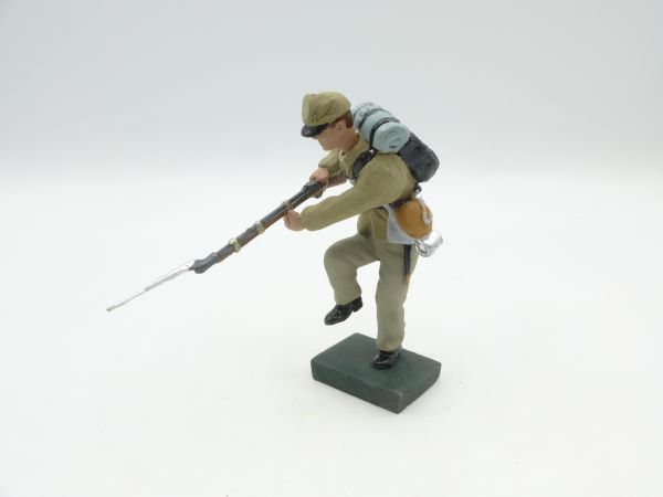 Umbau 7 cm Confederate soldier going forward with bayonet